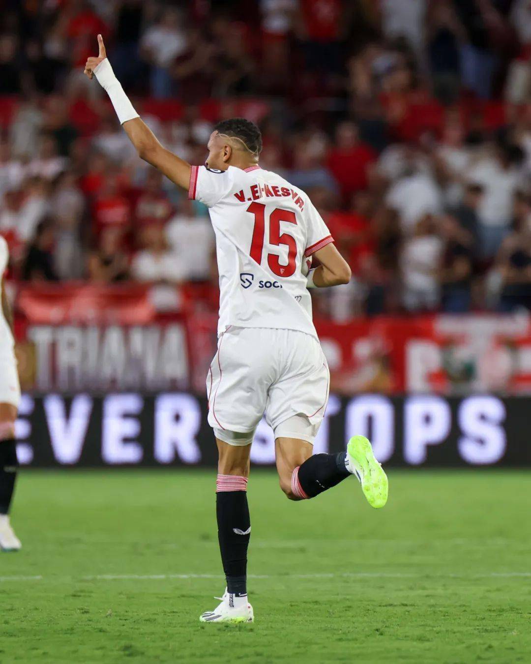 包含赛地聚焦——西甲加时末段热度飙升;波尔图单刀错失;信心回归;资深球员宣示担当的词条 包含赛地聚焦——西甲加时末段热度飙升;波尔图单刀错失;信心回归;资深球员宣示担当的词条