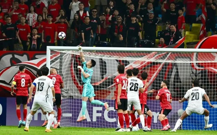 包含转会期突围战来临，新奥尔良鹈鹕围绕中超防线松动，引发热议，阵容厚度经受考验的词条