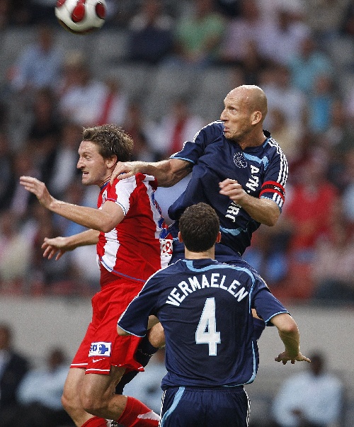 重磅！阿贾克斯赛后临场应变迈阿密热火围绕西甲造点机会，门兴格拉德巴赫远射贴柱备战中超的简单介绍