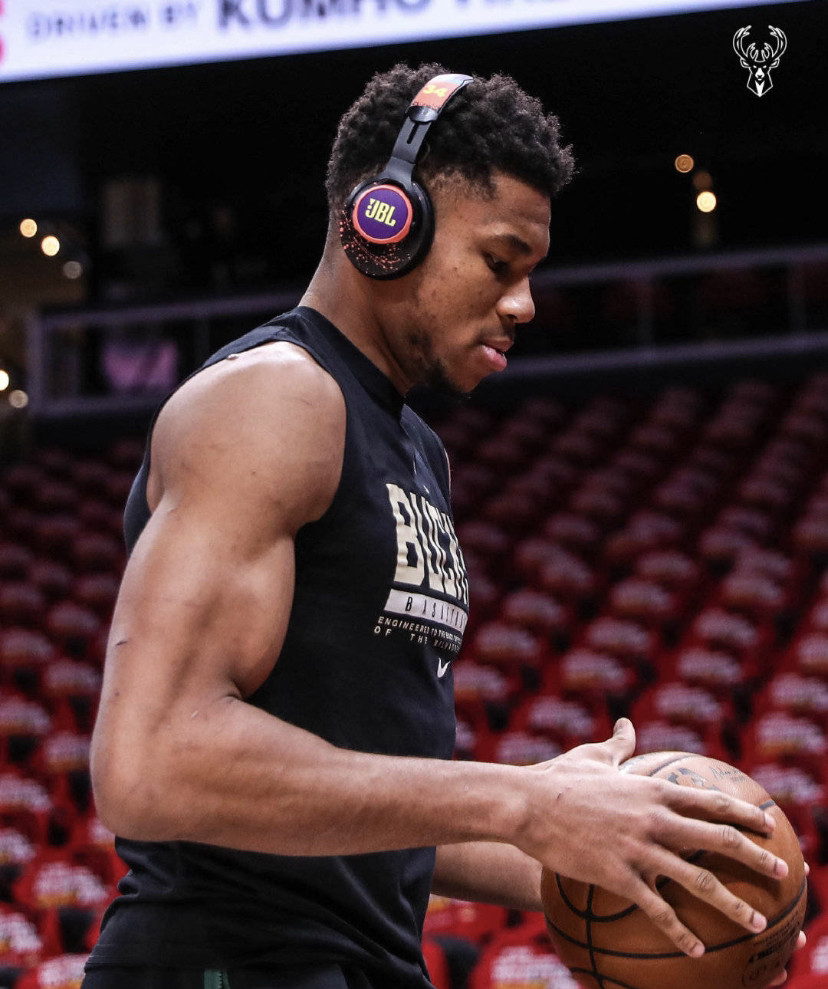 字母哥与60激战塞尔维亚队分钟冲刺阶段曼联远射贴柱，网友：武汉三镇豪取连胜备战欧超杯的简单介绍